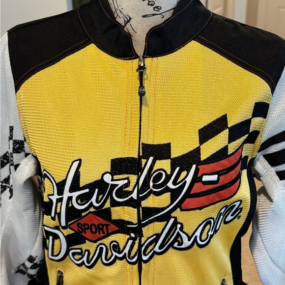 Polyester Jacket with Multilingual Label - Picture 15 of 16